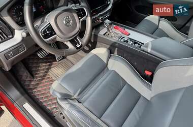 Внедорожник / Кроссовер Volvo XC60 2020 в 