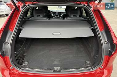 Внедорожник / Кроссовер Volvo XC60 2020 в 