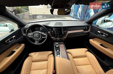 Внедорожник / Кроссовер Volvo XC60 2020 в 