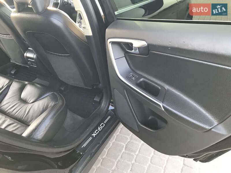 Внедорожник / Кроссовер Volvo XC60 2010 в Городке фото 14 Внедорожник / Кроссовер Volvo XC60 2010 в Городке