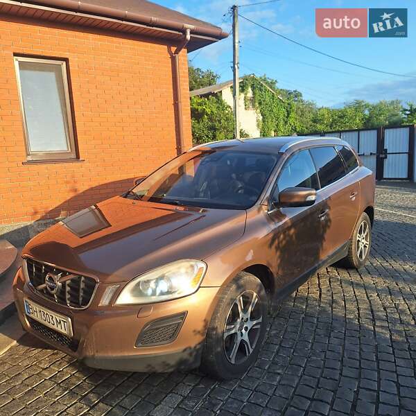 Внедорожник / Кроссовер Volvo XC60 2011 в Киеве