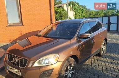 Внедорожник / Кроссовер Volvo XC60 2011 в 
