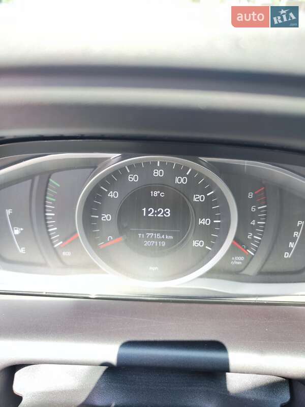 Позашляховик / Кросовер Volvo XC60 2015 в Луцьку фото 9 Позашляховик / Кросовер Volvo XC60 2015 в Луцьку