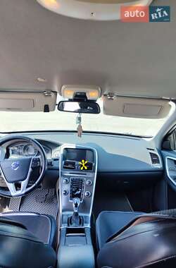 Внедорожник / Кроссовер Volvo XC60 2015 в 