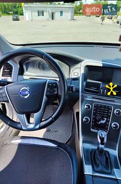 Внедорожник / Кроссовер Volvo XC60 2015 в 
