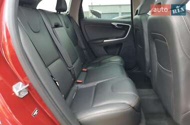 Внедорожник / Кроссовер Volvo XC60 2017 в 