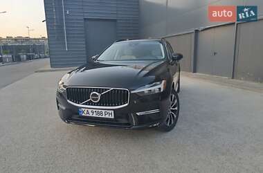 Внедорожник / Кроссовер Volvo XC60 2022 в 