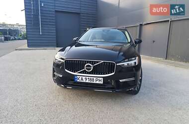 Внедорожник / Кроссовер Volvo XC60 2022 в 