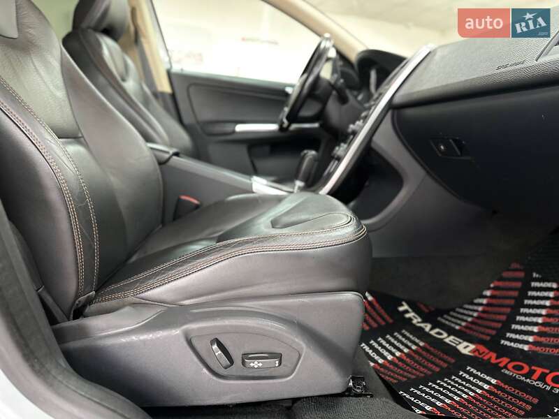 Внедорожник / Кроссовер Volvo XC60 2012 в Киеве