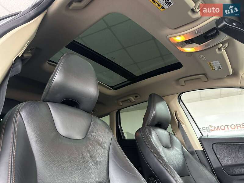 Внедорожник / Кроссовер Volvo XC60 2012 в Киеве