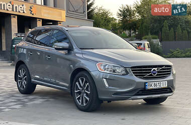 Внедорожник / Кроссовер Volvo XC60 2016 в 