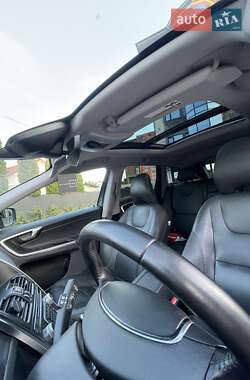 Внедорожник / Кроссовер Volvo XC60 2016 в 