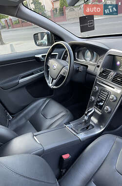 Внедорожник / Кроссовер Volvo XC60 2016 в 