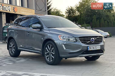 Внедорожник / Кроссовер Volvo XC60 2016 в 