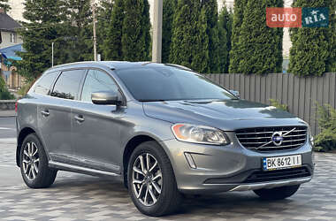 Внедорожник / Кроссовер Volvo XC60 2016 в 