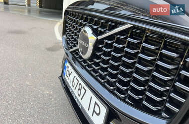 Внедорожник / Кроссовер Volvo XC60 2021 в 