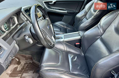 Внедорожник / Кроссовер Volvo XC60 2013 в 