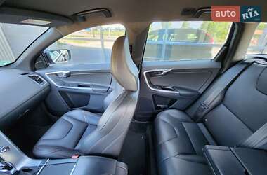 Внедорожник / Кроссовер Volvo XC60 2017 в 
