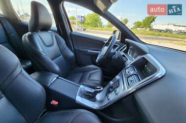 Внедорожник / Кроссовер Volvo XC60 2017 в 