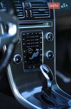Внедорожник / Кроссовер Volvo XC60 2015 в 