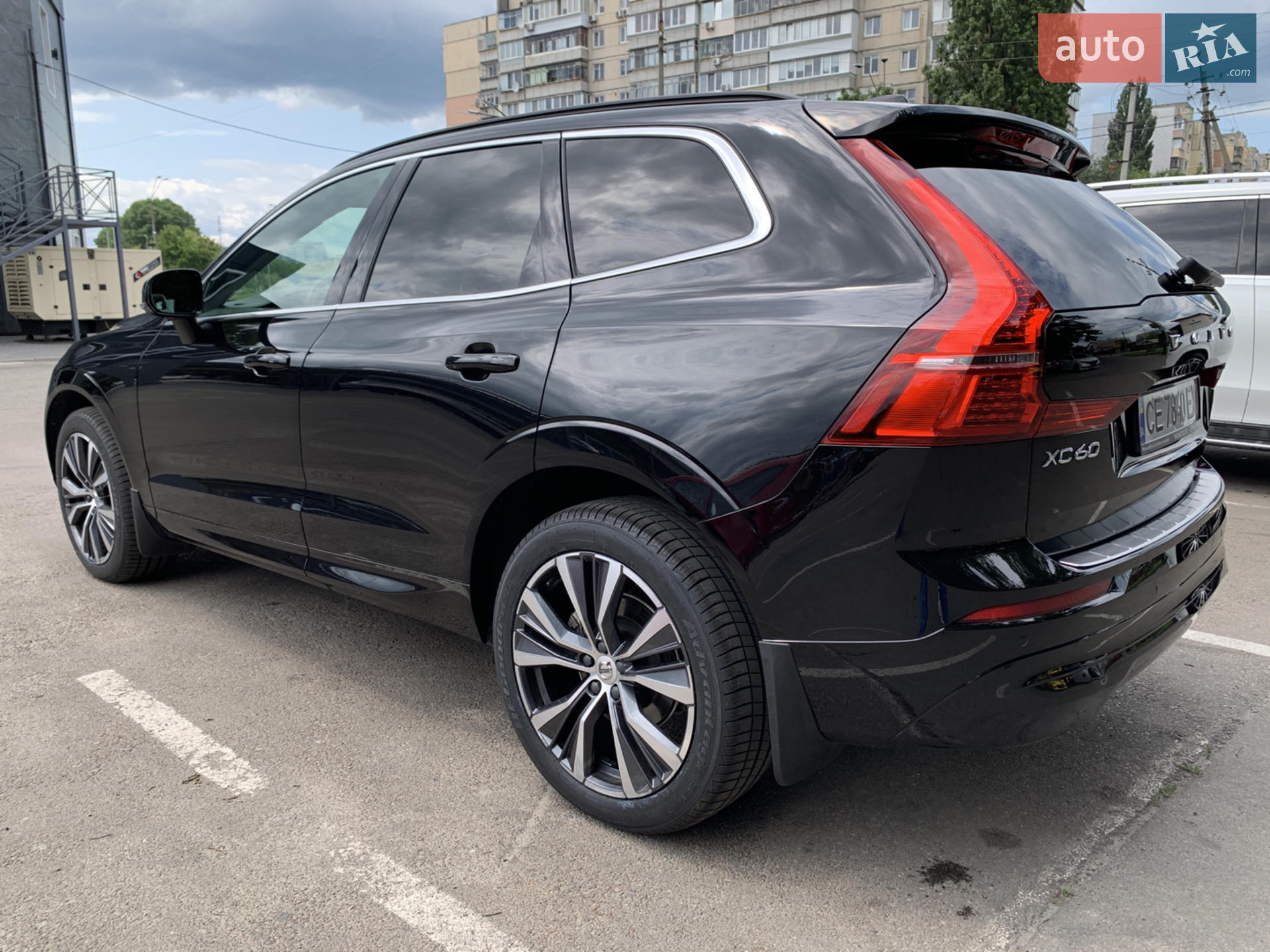 Volvo XC60 2021 VIN YV4L12DK9N1905627 фото оголошення 4 з 32