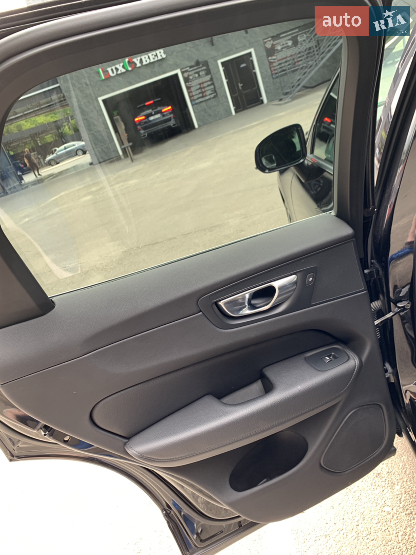 Volvo XC60 2021 VIN YV4L12DK9N1905627 фото оголошення 24 з 32