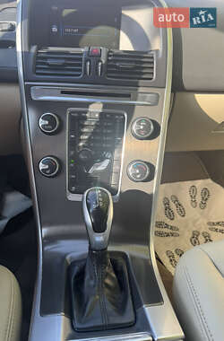 Внедорожник / Кроссовер Volvo XC60 2014 в 