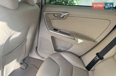 Внедорожник / Кроссовер Volvo XC60 2014 в 