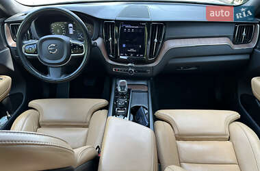 Внедорожник / Кроссовер Volvo XC60 2020 в 