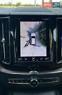 Внедорожник / Кроссовер Volvo XC60 2020 в 