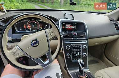 Внедорожник / Кроссовер Volvo XC60 2015 в 