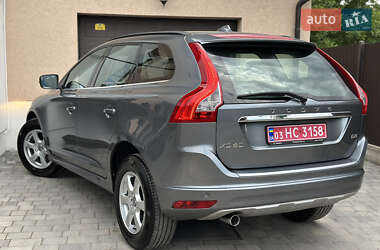 Внедорожник / Кроссовер Volvo XC60 2016 в 