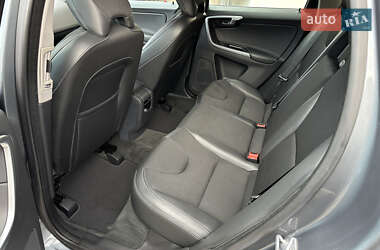 Внедорожник / Кроссовер Volvo XC60 2016 в 