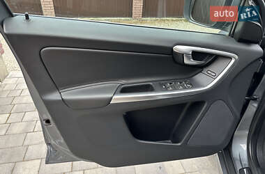 Внедорожник / Кроссовер Volvo XC60 2016 в 