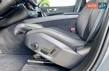 Внедорожник / Кроссовер Volvo XC60 2023 в 