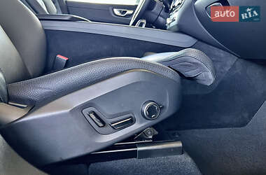 Внедорожник / Кроссовер Volvo XC60 2023 в 