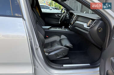 Внедорожник / Кроссовер Volvo XC60 2021 в 