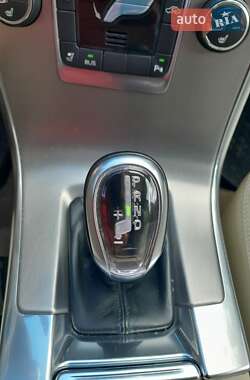 Внедорожник / Кроссовер Volvo XC60 2012 в 
