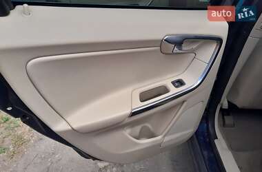 Внедорожник / Кроссовер Volvo XC60 2012 в 