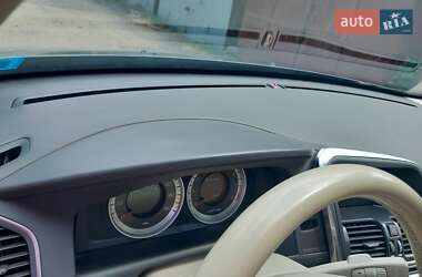 Внедорожник / Кроссовер Volvo XC60 2012 в 