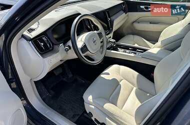 Внедорожник / Кроссовер Volvo XC60 2020 в 