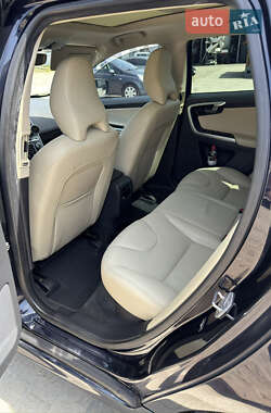 Внедорожник / Кроссовер Volvo XC60 2015 в 