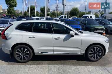 Внедорожник / Кроссовер Volvo XC60 2023 в 