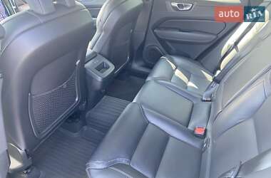 Внедорожник / Кроссовер Volvo XC60 2023 в 
