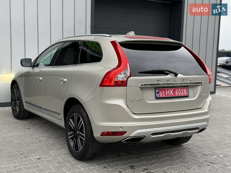 Внедорожник / Кроссовер Volvo XC60 2016 в Владимире