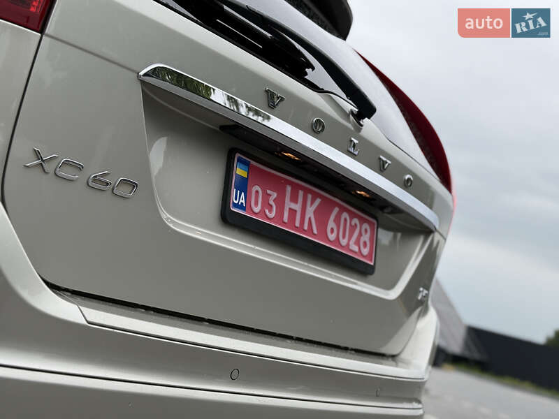 Внедорожник / Кроссовер Volvo XC60 2016 в Владимире
