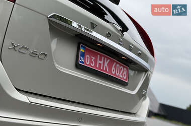 Внедорожник / Кроссовер Volvo XC60 2016 в 