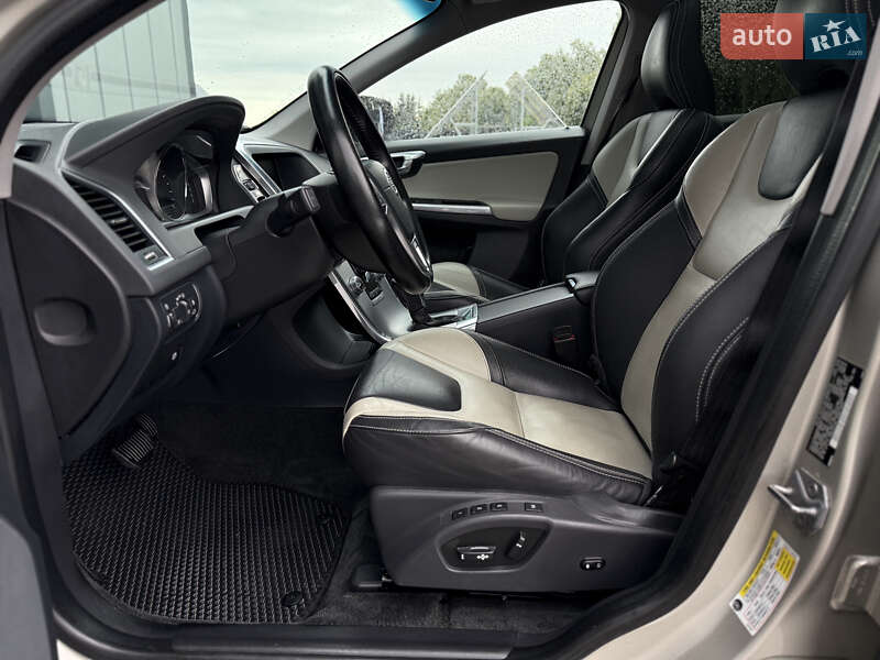Внедорожник / Кроссовер Volvo XC60 2016 в Владимире