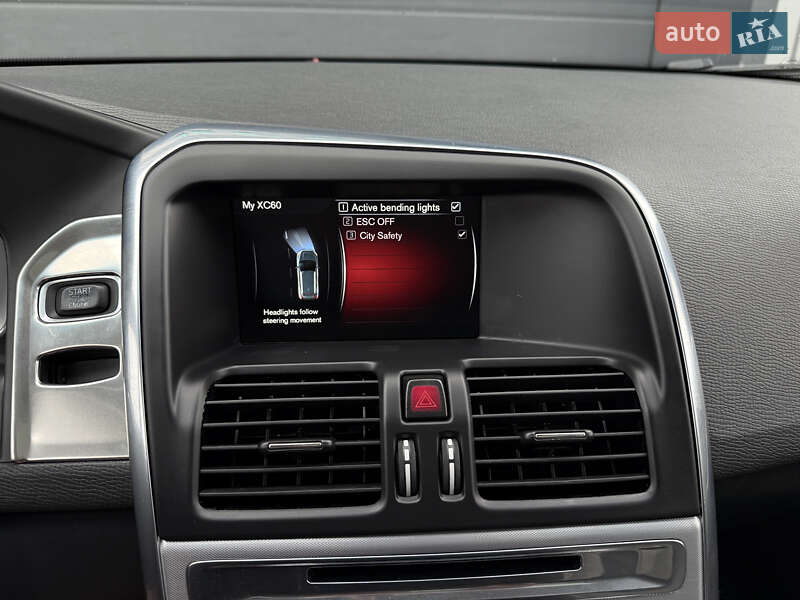 Внедорожник / Кроссовер Volvo XC60 2016 в Владимире