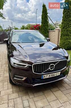 Внедорожник / Кроссовер Volvo XC60 2018 в 